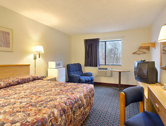 Super 8 By Wyndham Hot Springs Otel Oda fotoğraf
